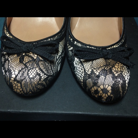 Ann Taylor Nude Satin with Lace Overlay 7.5 Heels - Picture 6 of 8